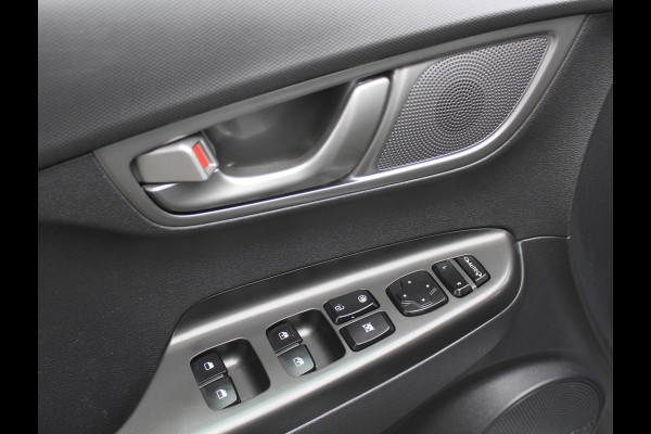 Hyundai Kona EV Fashion 64 kWh CLIMATE | ADAPCRUISE | CAMERA | CARPLAY | LMV17 | LED | DAB | HEAD-UP | NAVI | PDCA | 3FASE