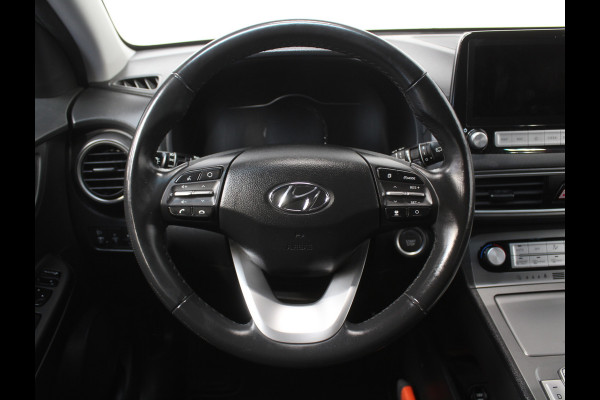 Hyundai Kona EV Fashion 64 kWh CLIMATE | ADAPCRUISE | CAMERA | CARPLAY | LMV17 | LED | DAB | HEAD-UP | NAVI | PDCA | 3FASE