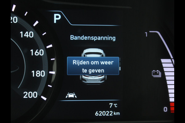Hyundai Kona EV Fashion 64 kWh CLIMATE | ADAPCRUISE | CAMERA | CARPLAY | LMV17 | LED | DAB | HEAD-UP | NAVI | PDCA | 3FASE