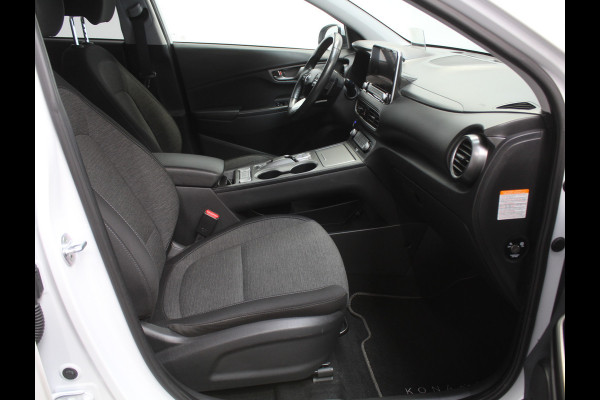 Hyundai Kona EV Fashion 64 kWh CLIMATE | ADAPCRUISE | CAMERA | CARPLAY | LMV17 | LED | DAB | HEAD-UP | NAVI | PDCA | 3FASE