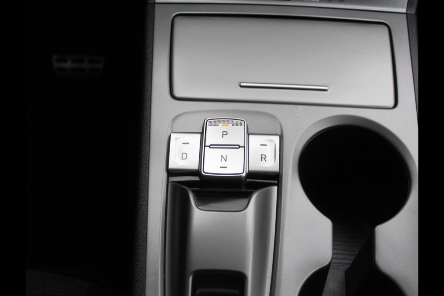 Hyundai Kona EV Fashion 64 kWh CLIMATE | ADAPCRUISE | CAMERA | CARPLAY | LMV17 | LED | DAB | HEAD-UP | NAVI | PDCA | 3FASE