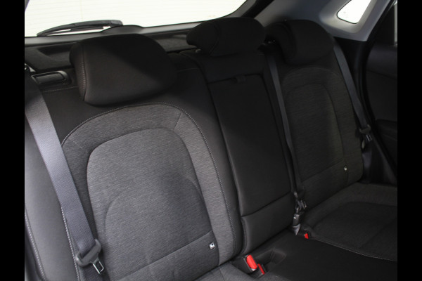 Hyundai Kona EV Fashion 64 kWh CLIMATE | ADAPCRUISE | CAMERA | CARPLAY | LMV17 | LED | DAB | HEAD-UP | NAVI | PDCA | 3FASE
