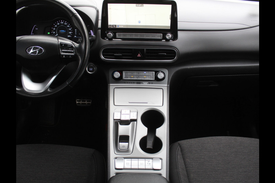 Hyundai Kona EV Fashion 64 kWh CLIMATE | ADAPCRUISE | CAMERA | CARPLAY | LMV17 | LED | DAB | HEAD-UP | NAVI | PDCA | 3FASE