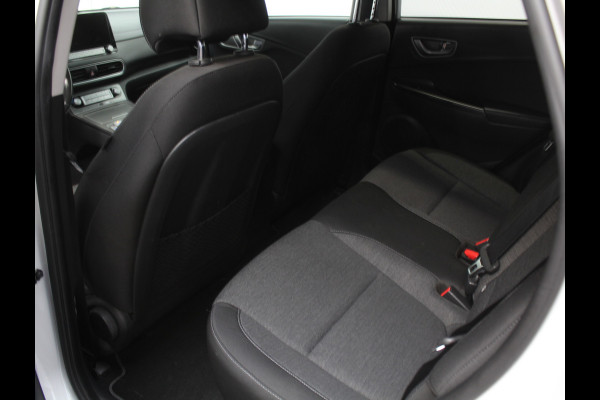 Hyundai Kona EV Fashion 64 kWh CLIMATE | ADAPCRUISE | CAMERA | CARPLAY | LMV17 | LED | DAB | HEAD-UP | NAVI | PDCA | 3FASE