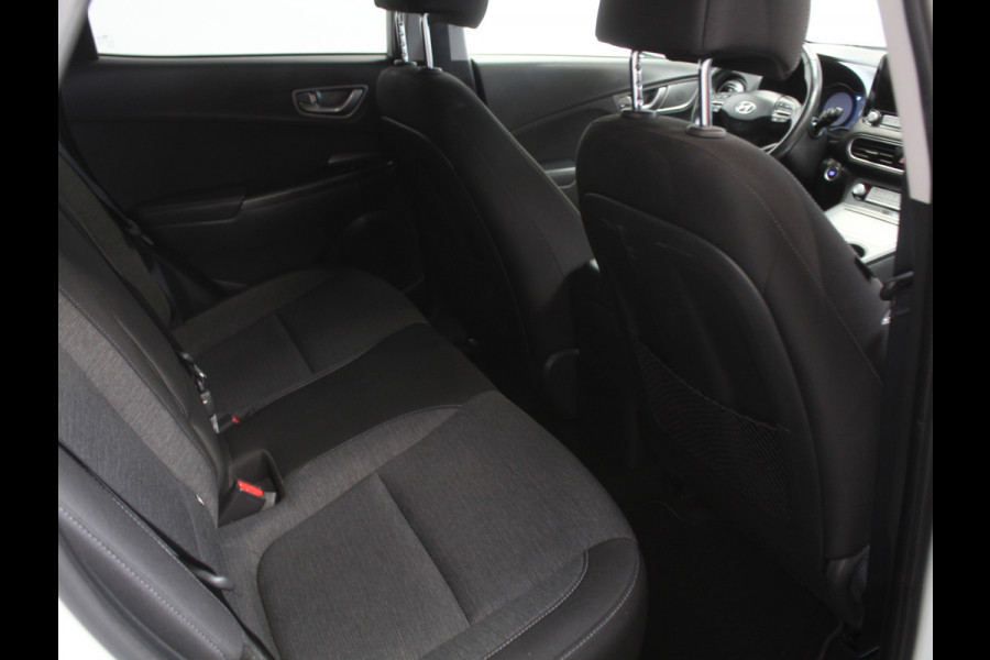 Hyundai Kona EV Fashion 64 kWh CLIMATE | ADAPCRUISE | CAMERA | CARPLAY | LMV17 | LED | DAB | HEAD-UP | NAVI | PDCA | 3FASE