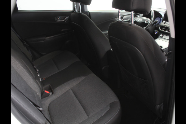 Hyundai Kona EV Fashion 64 kWh CLIMATE | ADAPCRUISE | CAMERA | CARPLAY | LMV17 | LED | DAB | HEAD-UP | NAVI | PDCA | 3FASE