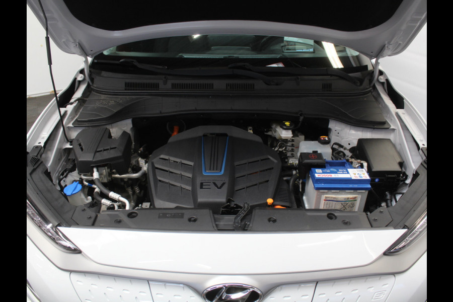 Hyundai Kona EV Fashion 64 kWh CLIMATE | ADAPCRUISE | CAMERA | CARPLAY | LMV17 | LED | DAB | HEAD-UP | NAVI | PDCA | 3FASE