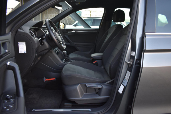 Volkswagen Tiguan 1.5 TSI ACT R-Line | TREKHAAK | NAP | APPLE CARPLAY | ANDROID AUTO | ADAPT. CRUISE CONTROLE | VIRTUAL COCKPIT