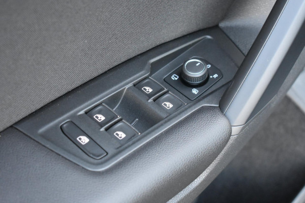 Volkswagen Tiguan 1.5 TSI ACT R-Line | TREKHAAK | NAP | APPLE CARPLAY | ANDROID AUTO | ADAPT. CRUISE CONTROLE | VIRTUAL COCKPIT