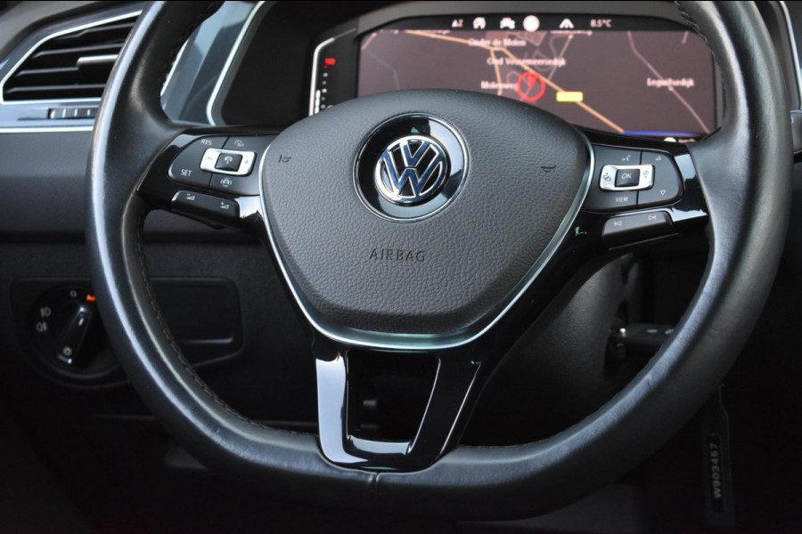 Volkswagen Tiguan 1.5 TSI ACT R-Line | TREKHAAK | NAP | APPLE CARPLAY | ANDROID AUTO | ADAPT. CRUISE CONTROLE | VIRTUAL COCKPIT