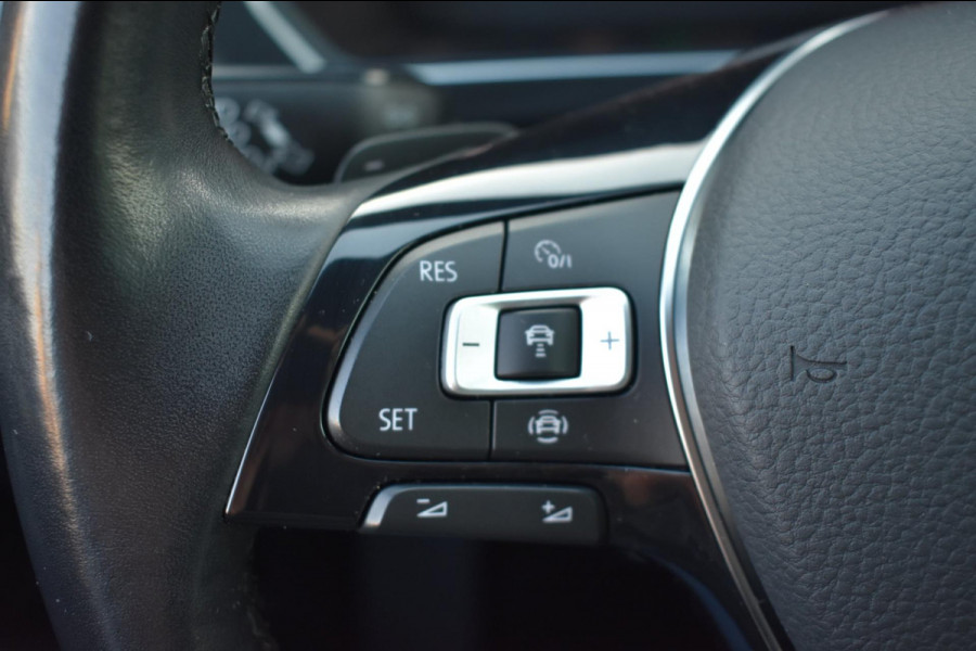 Volkswagen Tiguan 1.5 TSI ACT R-Line | TREKHAAK | NAP | APPLE CARPLAY | ANDROID AUTO | ADAPT. CRUISE CONTROLE | VIRTUAL COCKPIT