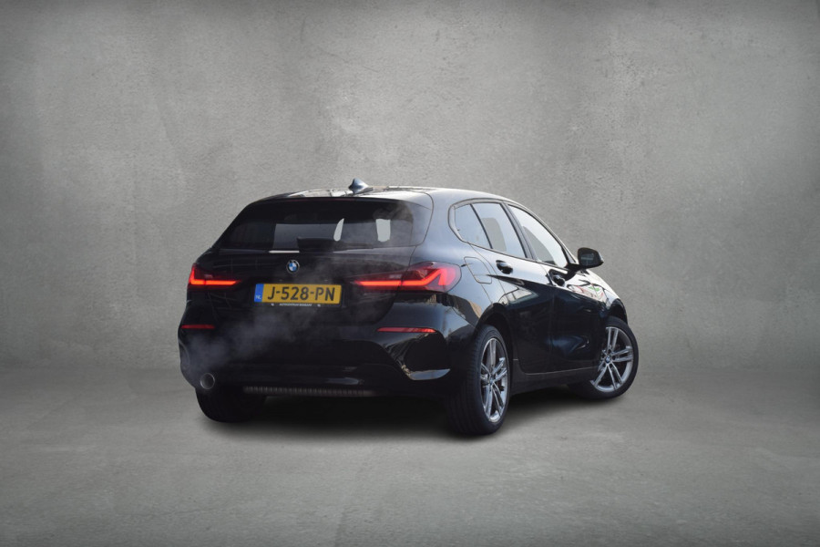 BMW 1-serie 118i Executive Edition | Pano | Apple CarPlay | LED | Virtual