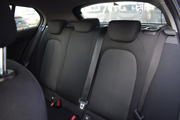 BMW 1-serie 118i Executive Edition | Pano | Apple CarPlay | LED | Virtual