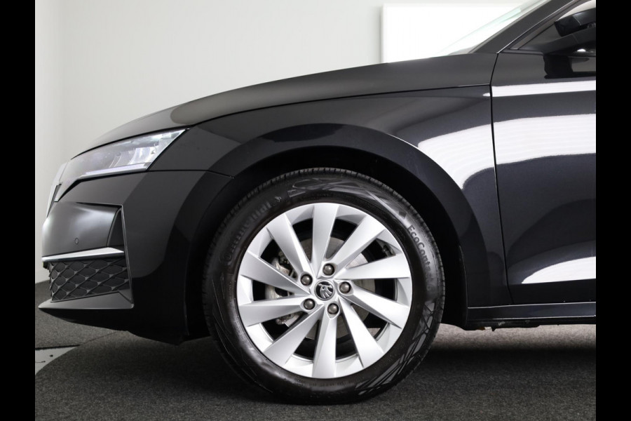 Škoda Octavia Hatchback Business Edition 1.5 TSI M-HEV 115pk DSG 115pk DSG | Private lease vanaf 731,-- | Parkeercamera | 17 inch Lichtmetalen velgen |  Verwarmbare voorstoelen | 13 inch display | Adaptieve Cruise Control