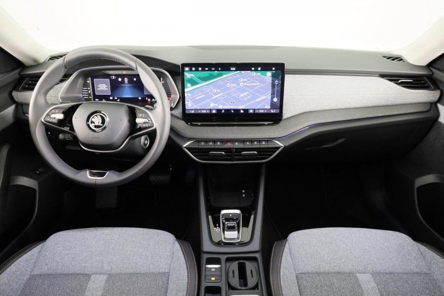 Škoda Octavia Hatchback Business Edition 1.5 TSI M-HEV 115pk DSG 115pk DSG | Private lease vanaf 731,-- | Parkeercamera | 17 inch Lichtmetalen velgen |  Verwarmbare voorstoelen | 13 inch display | Adaptieve Cruise Control