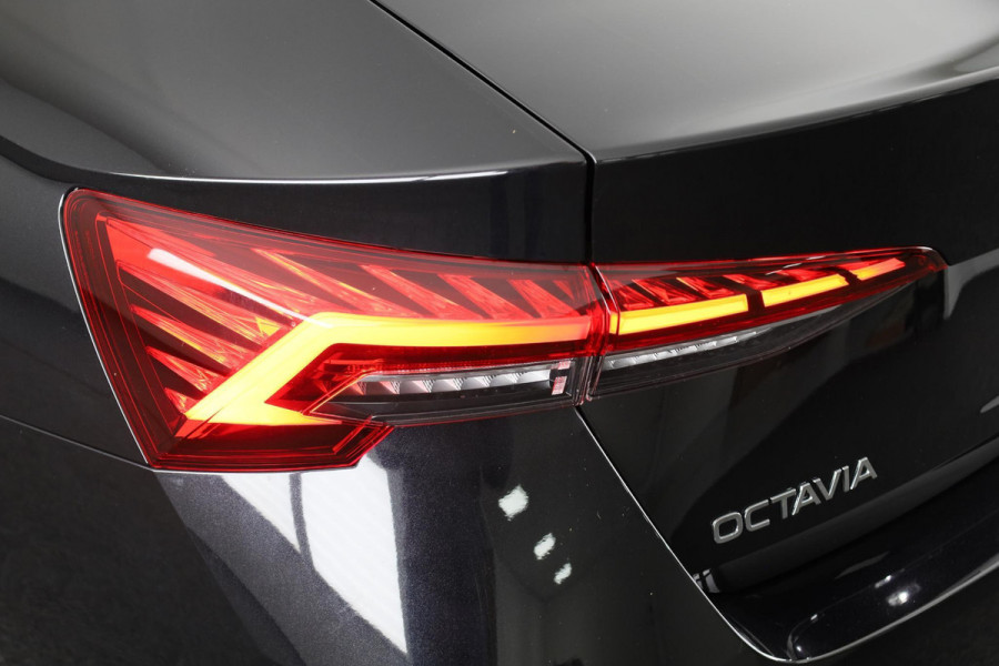 Škoda Octavia Hatchback Business Edition 1.5 TSI M-HEV 115pk DSG 115pk DSG | Private lease vanaf 731,-- | Parkeercamera | 17 inch Lichtmetalen velgen |  Verwarmbare voorstoelen | 13 inch display | Adaptieve Cruise Control