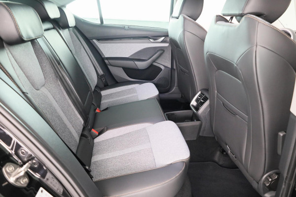 Škoda Octavia Hatchback Business Edition 1.5 TSI M-HEV 115pk DSG 115pk DSG | Private lease vanaf 731,-- | Parkeercamera | 17 inch Lichtmetalen velgen |  Verwarmbare voorstoelen | 13 inch display | Adaptieve Cruise Control