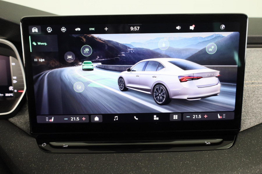 Škoda Octavia Hatchback Business Edition 1.5 TSI M-HEV 115pk DSG 115pk DSG | Private lease vanaf 731,-- | Parkeercamera | 17 inch Lichtmetalen velgen |  Verwarmbare voorstoelen | 13 inch display | Adaptieve Cruise Control