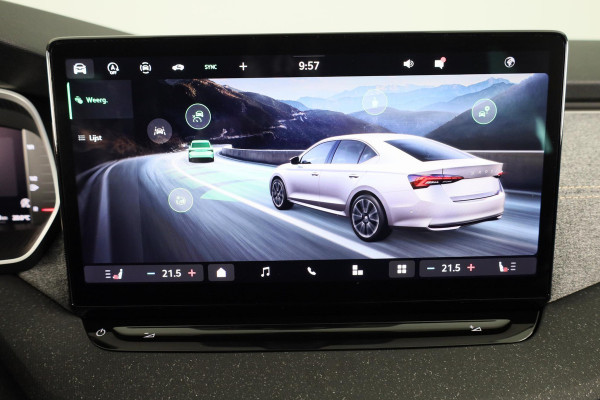 Škoda Octavia Hatchback Business Edition 1.5 TSI M-HEV 115pk DSG 115pk DSG | Private lease vanaf 731,-- | Parkeercamera | 17 inch Lichtmetalen velgen |  Verwarmbare voorstoelen | 13 inch display | Adaptieve Cruise Control