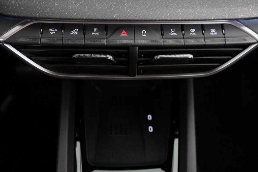 Škoda Octavia Hatchback Business Edition 1.5 TSI M-HEV 115pk DSG 115pk DSG | Private lease vanaf 731,-- | Parkeercamera | 17 inch Lichtmetalen velgen |  Verwarmbare voorstoelen | 13 inch display | Adaptieve Cruise Control