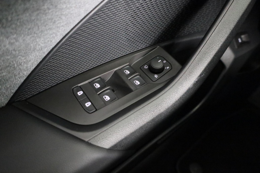 Škoda Octavia Hatchback Business Edition 1.5 TSI M-HEV 115pk DSG 115pk DSG | Private lease vanaf 731,-- | Parkeercamera | 17 inch Lichtmetalen velgen |  Verwarmbare voorstoelen | 13 inch display | Adaptieve Cruise Control