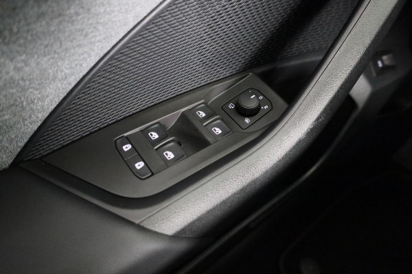 Škoda Octavia Hatchback Business Edition 1.5 TSI M-HEV 115pk DSG 115pk DSG | Private lease vanaf 731,-- | Parkeercamera | 17 inch Lichtmetalen velgen |  Verwarmbare voorstoelen | 13 inch display | Adaptieve Cruise Control