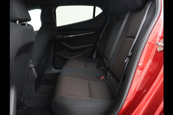 Mazda 3 2.0 e-SkyActiv-G Sportive | Head-Up | Stoelverwarming | Adaptive cruise | Camera | Carplay | Stuurverwarming | Navigatie | Climate control | Bluetooth | Parkeerhulp | Full LED