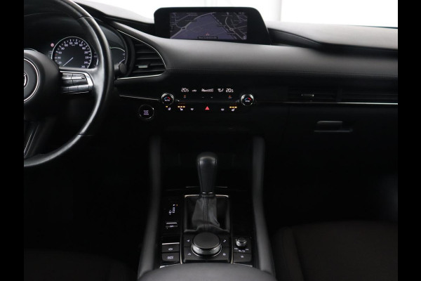 Mazda 3 2.0 e-SkyActiv-G Sportive | Head-Up | Stoelverwarming | Adaptive cruise | Camera | Carplay | Stuurverwarming | Navigatie | Climate control | Bluetooth | Parkeerhulp | Full LED