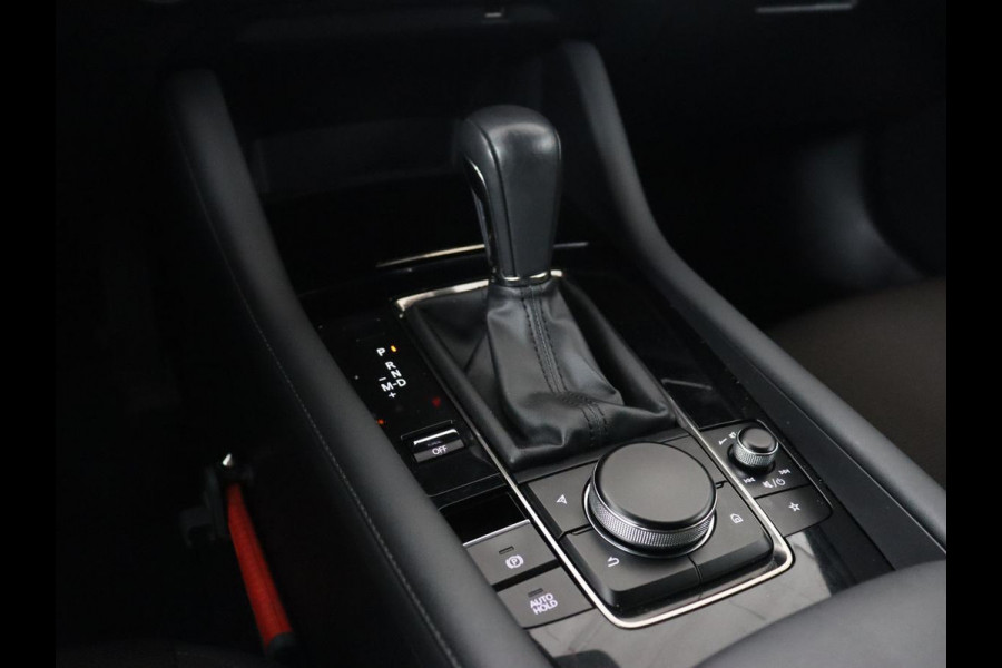 Mazda 3 2.0 e-SkyActiv-G Sportive | Head-Up | Stoelverwarming | Adaptive cruise | Camera | Carplay | Stuurverwarming | Navigatie | Climate control | Bluetooth | Parkeerhulp | Full LED