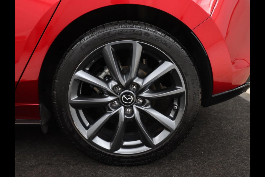 Mazda 3 2.0 e-SkyActiv-G Sportive | Head-Up | Stoelverwarming | Adaptive cruise | Camera | Carplay | Stuurverwarming | Navigatie | Climate control | Bluetooth | Parkeerhulp | Full LED