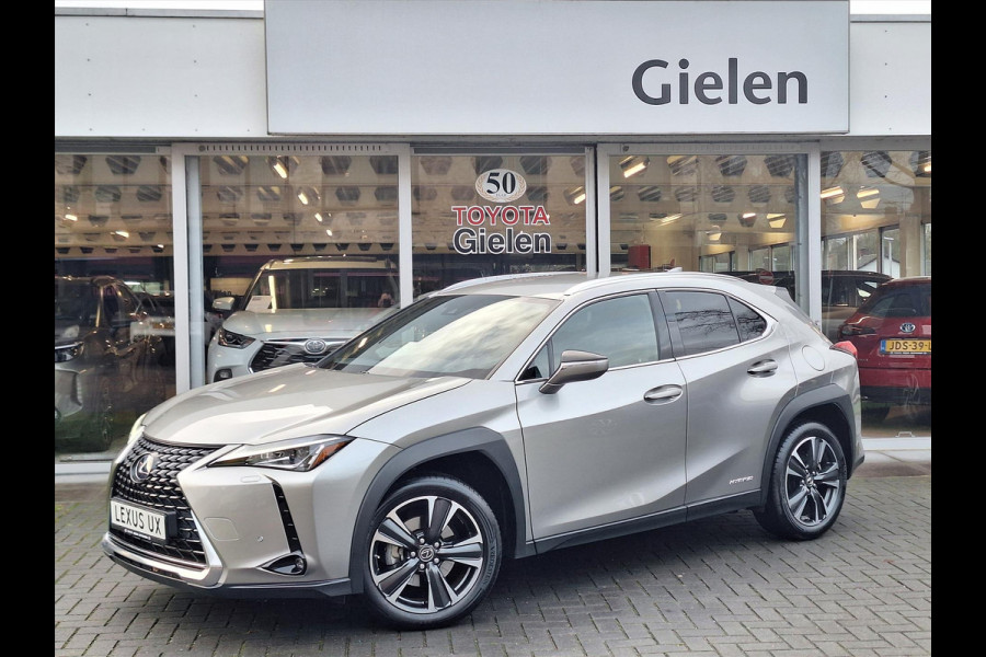 Lexus UX 250h Preference Line | Dodehoekherkenning, 18 inch, Stoel + Stuurverwarming, Parkeersensoren, Apple CarPlay/Android Auto