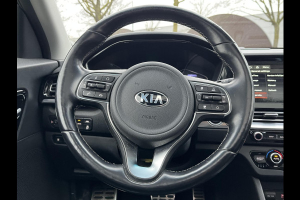 Kia Niro 1.6 GDi PHEV ExecutiveLine Plug-in Hybride | Schuifdak | Leder | Elektrische Stoelen | Stoelventilatie & Verwarming | Stuurwielverwarming | JBL | Afn. Trekhaak | GOED ONDERHOUDEN | GELEVERD INCLUSIEF 12 MND BOVAG GARANTIE |