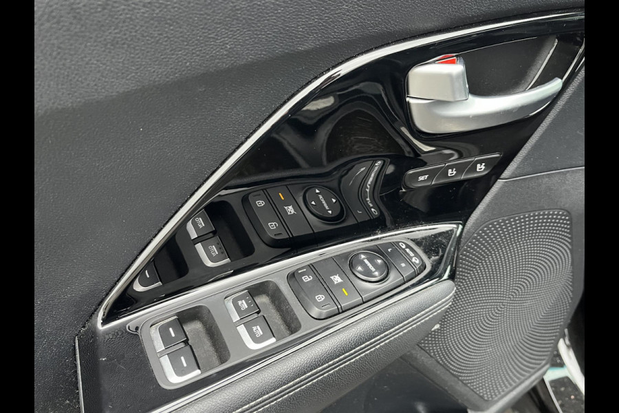 Kia Niro 1.6 GDi PHEV ExecutiveLine Plug-in Hybride | Schuifdak | Leder | Elektrische Stoelen | Stoelventilatie & Verwarming | Stuurwielverwarming | JBL | Afn. Trekhaak | GOED ONDERHOUDEN | GELEVERD INCLUSIEF 12 MND BOVAG GARANTIE |