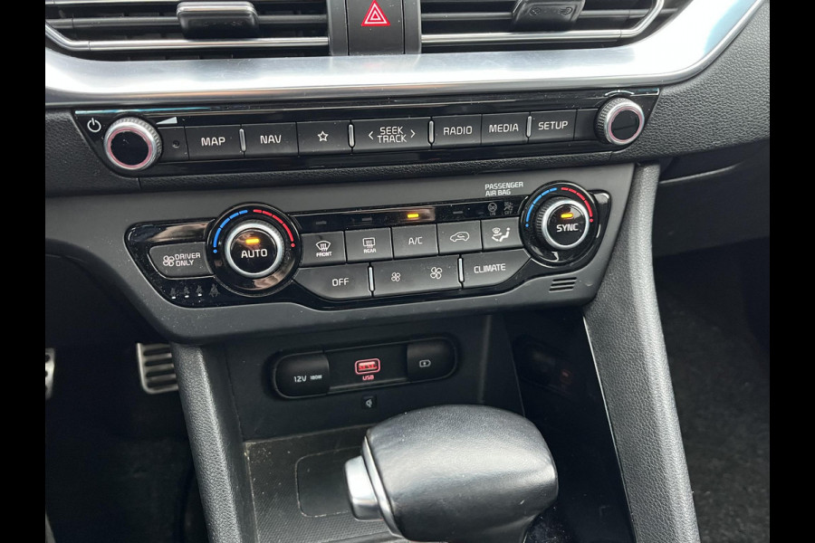 Kia Niro 1.6 GDi PHEV ExecutiveLine Plug-in Hybride | Schuifdak | Leder | Elektrische Stoelen | Stoelventilatie & Verwarming | Stuurwielverwarming | JBL | Afn. Trekhaak | GOED ONDERHOUDEN | GELEVERD INCLUSIEF 12 MND BOVAG GARANTIE |
