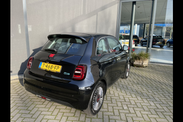 Fiat 500 RED 42 kWh Airco - Achteruitrijcamera - Apple carplay - Cruise control - Parkeersensor achter - Navigatiesysteem full map - Bluetooth - Centrale vergrendeling - Elektrische ramen voor - Keyless start -  Stuur multifunctioneel