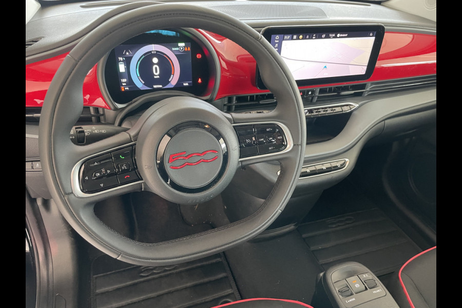 Fiat 500 RED 42 kWh Airco - Achteruitrijcamera - Apple carplay - Cruise control - Parkeersensor achter - Navigatiesysteem full map - Bluetooth - Centrale vergrendeling - Elektrische ramen voor - Keyless start -  Stuur multifunctioneel