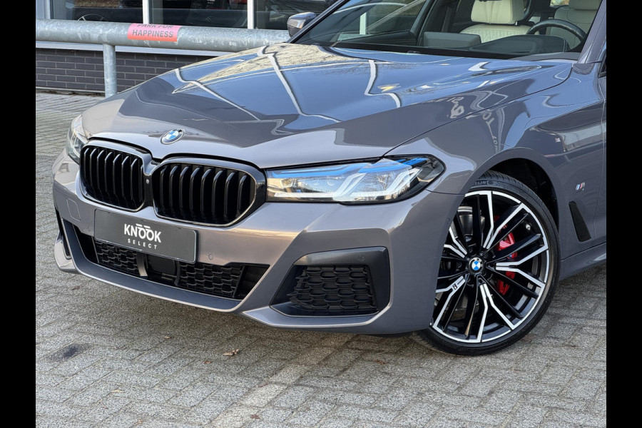 BMW 5 Serie Touring 530i xDrive High Executive M Sport Pakket Automaat / Live Cockpit Professional / Panoramadak / Trekhaak / Integrale Actieve Besturing / Stoelventilatie / Driving Assistant Professional / Laserlight / Bowers & Wilkins / M Sportremsysteem / Soft Close