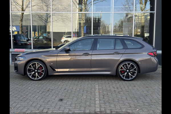 BMW 5 Serie Touring 530i xDrive High Executive M Sport Pakket Automaat / Live Cockpit Professional / Panoramadak / Trekhaak / Integrale Actieve Besturing / Stoelventilatie / Driving Assistant Professional / Laserlight / Bowers & Wilkins / M Sportremsysteem / Soft Close