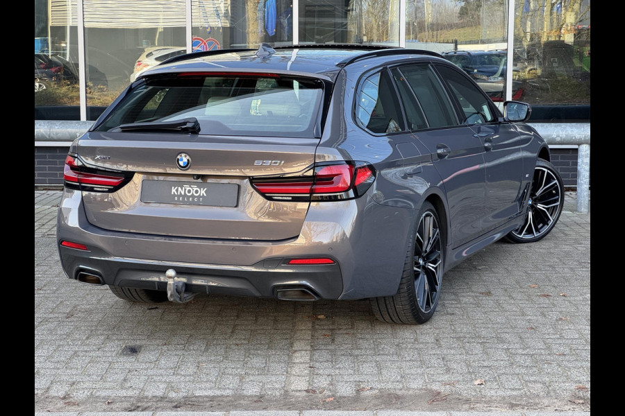 BMW 5 Serie Touring 530i xDrive High Executive M Sport Pakket Automaat / Live Cockpit Professional / Panoramadak / Trekhaak / Integrale Actieve Besturing / Stoelventilatie / Driving Assistant Professional / Laserlight / Bowers & Wilkins / M Sportremsysteem / Soft Close
