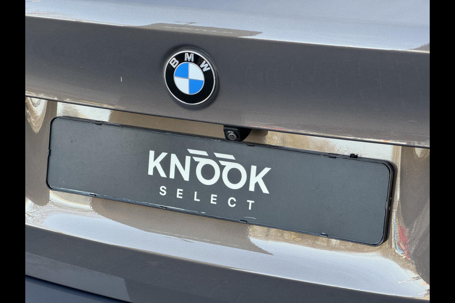 BMW 5 Serie Touring 530i xDrive High Executive M Sport Pakket Automaat / Live Cockpit Professional / Panoramadak / Trekhaak / Integrale Actieve Besturing / Stoelventilatie / Driving Assistant Professional / Laserlight / Bowers & Wilkins / M Sportremsysteem / Soft Close