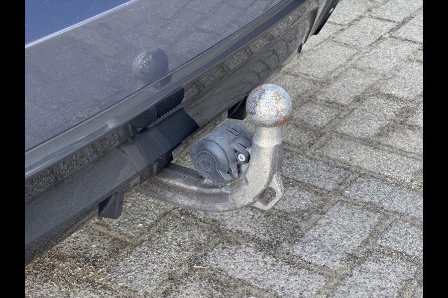 BMW 5 Serie Touring 530i xDrive High Executive M Sport Pakket Automaat / Live Cockpit Professional / Panoramadak / Trekhaak / Integrale Actieve Besturing / Stoelventilatie / Driving Assistant Professional / Laserlight / Bowers & Wilkins / M Sportremsysteem / Soft Close