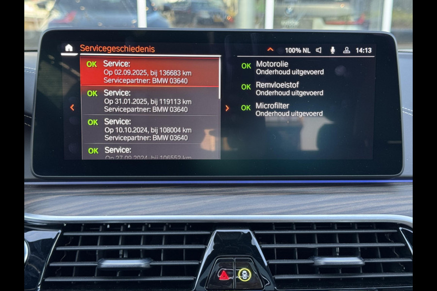 BMW 5 Serie Touring 530i xDrive High Executive M Sport Pakket Automaat / Live Cockpit Professional / Panoramadak / Trekhaak / Integrale Actieve Besturing / Stoelventilatie / Driving Assistant Professional / Laserlight / Bowers & Wilkins / M Sportremsysteem / Soft Close