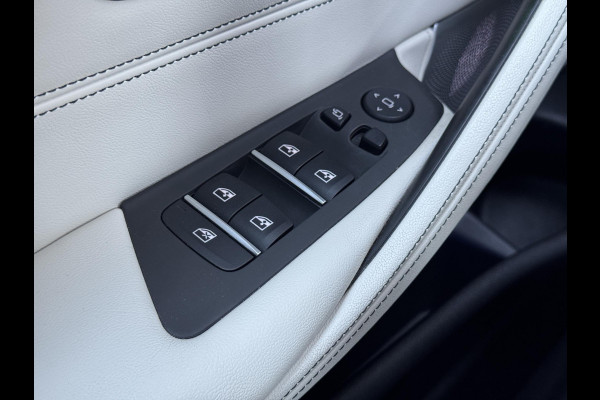 BMW 5 Serie Touring 530i xDrive High Executive M Sport Pakket Automaat / Live Cockpit Professional / Panoramadak / Trekhaak / Integrale Actieve Besturing / Stoelventilatie / Driving Assistant Professional / Laserlight / Bowers & Wilkins / M Sportremsysteem / Soft Close