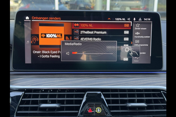 BMW 5 Serie Touring 530i xDrive High Executive M Sport Pakket Automaat / Live Cockpit Professional / Panoramadak / Trekhaak / Integrale Actieve Besturing / Stoelventilatie / Driving Assistant Professional / Laserlight / Bowers & Wilkins / M Sportremsysteem / Soft Close