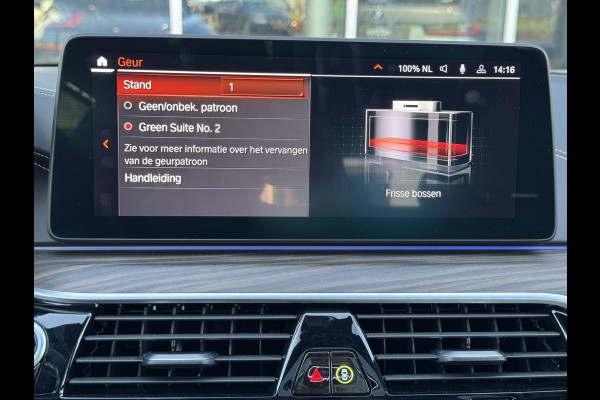 BMW 5 Serie Touring 530i xDrive High Executive M Sport Pakket Automaat / Live Cockpit Professional / Panoramadak / Trekhaak / Integrale Actieve Besturing / Stoelventilatie / Driving Assistant Professional / Laserlight / Bowers & Wilkins / M Sportremsysteem / Soft Close