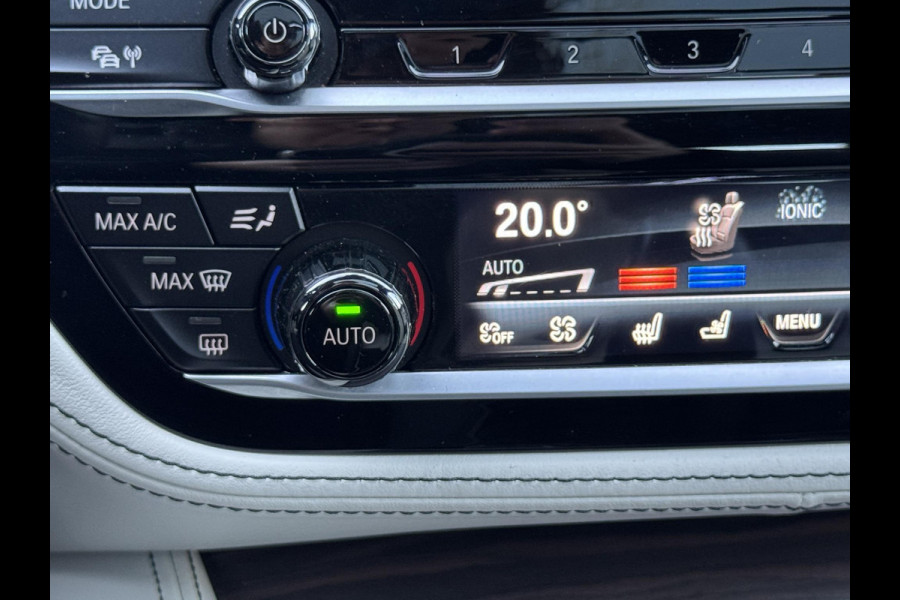 BMW 5 Serie Touring 530i xDrive High Executive M Sport Pakket Automaat / Live Cockpit Professional / Panoramadak / Trekhaak / Integrale Actieve Besturing / Stoelventilatie / Driving Assistant Professional / Laserlight / Bowers & Wilkins / M Sportremsysteem / Soft Close