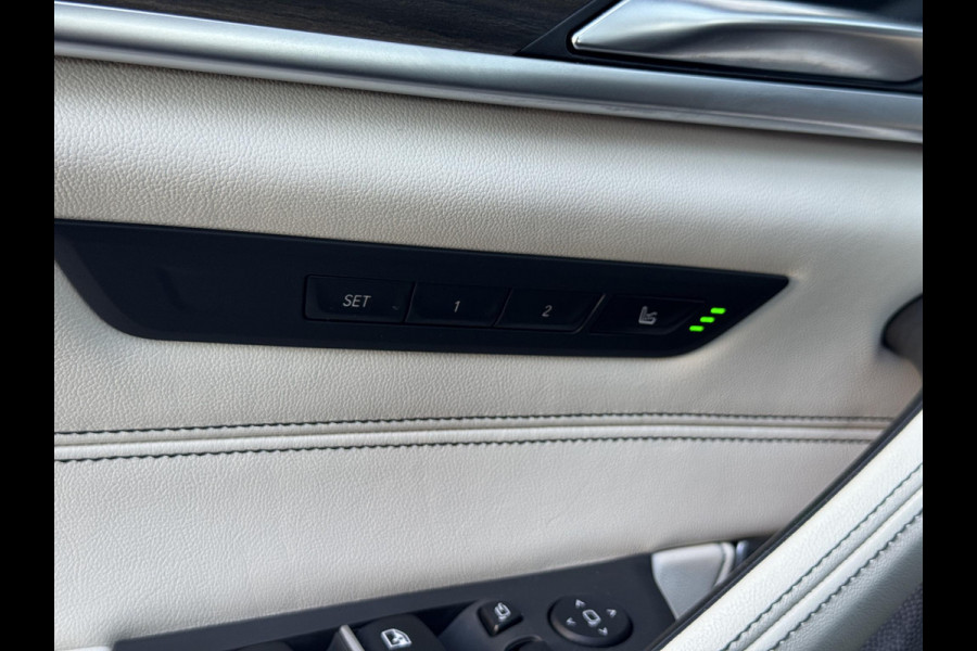 BMW 5 Serie Touring 530i xDrive High Executive M Sport Pakket Automaat / Live Cockpit Professional / Panoramadak / Trekhaak / Integrale Actieve Besturing / Stoelventilatie / Driving Assistant Professional / Laserlight / Bowers & Wilkins / M Sportremsysteem / Soft Close