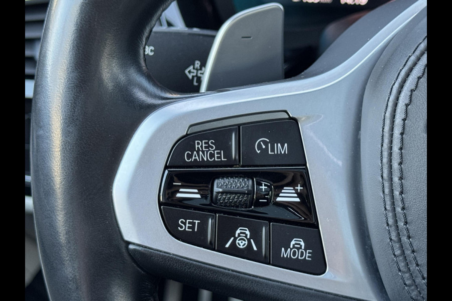 BMW 5 Serie Touring 530i xDrive High Executive M Sport Pakket Automaat / Live Cockpit Professional / Panoramadak / Trekhaak / Integrale Actieve Besturing / Stoelventilatie / Driving Assistant Professional / Laserlight / Bowers & Wilkins / M Sportremsysteem / Soft Close