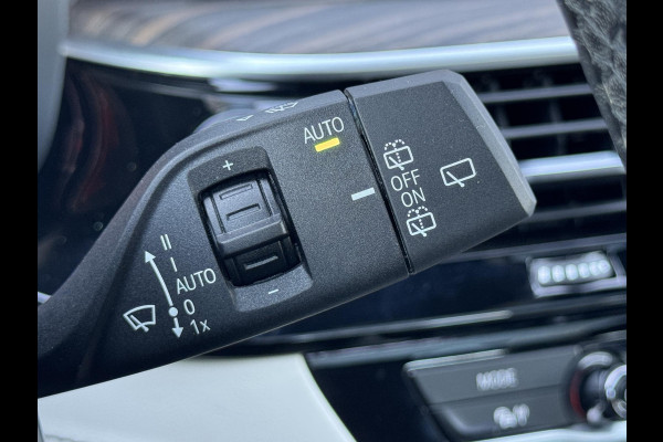 BMW 5 Serie Touring 530i xDrive High Executive M Sport Pakket Automaat / Live Cockpit Professional / Panoramadak / Trekhaak / Integrale Actieve Besturing / Stoelventilatie / Driving Assistant Professional / Laserlight / Bowers & Wilkins / M Sportremsysteem / Soft Close