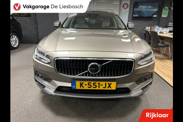 Volvo V90 Cross Country 2.0 B6 AWD Pro / Leder / Panoramadak / head-up / stoel en stuur verwarming / trekhaak